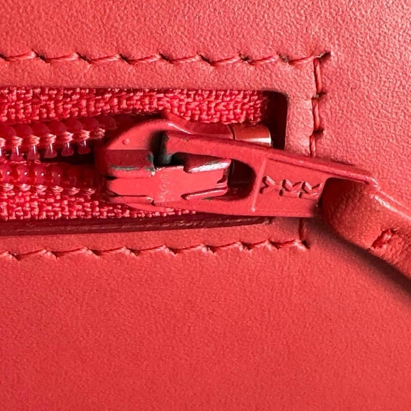 Price FIRM*CHANEL WOC in Caviar - Picture 17 of 17